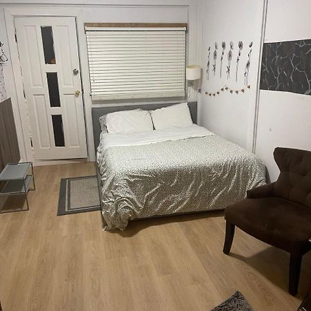 Suite In Уест Ванкувър Екстериор снимка