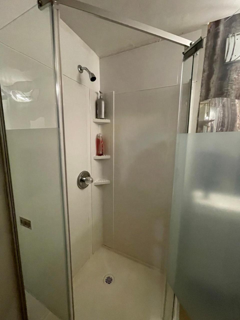 Suite In Уест Ванкувър Екстериор снимка